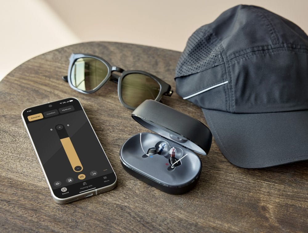 Oticon_Zeal_Still_Life_SmartCharger_Android_Pixel_9_Cap_MS_5983_3rd_Party